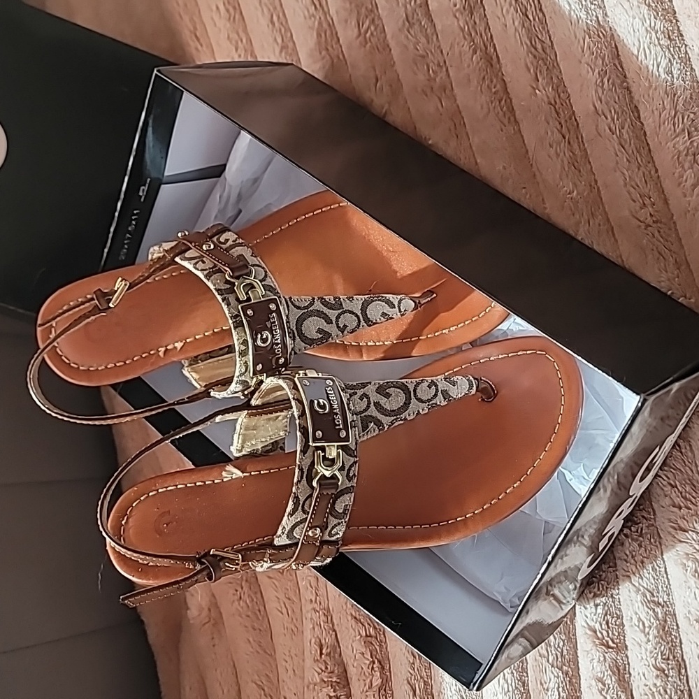 Guess (GBG) Taupe multifabric sandals